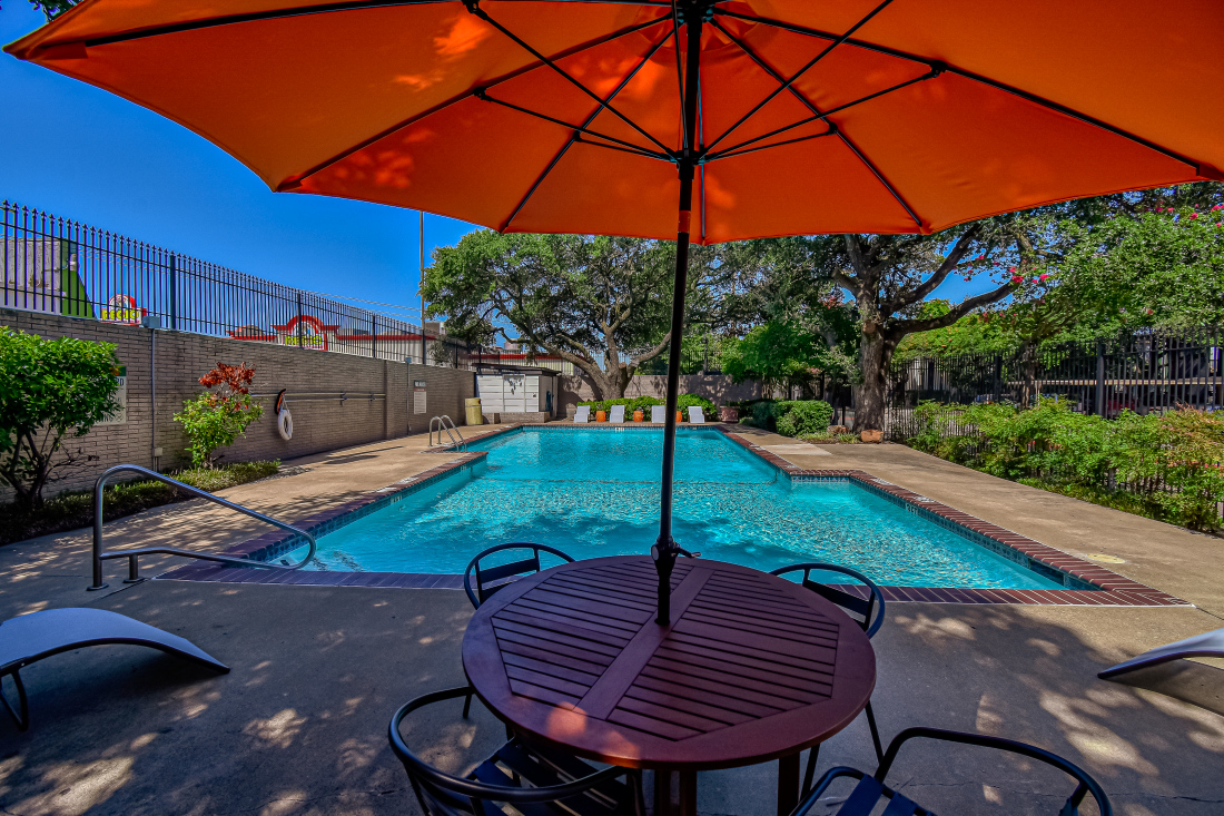 Arlo Apartments community exterior